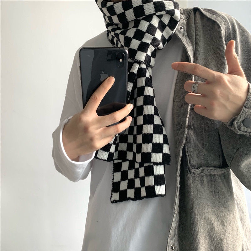 Khăn choàng cổ đan len họa tiết sọc ca rô trắng đen phong cách Âu Mỹ thời trang thu đông cho nữ