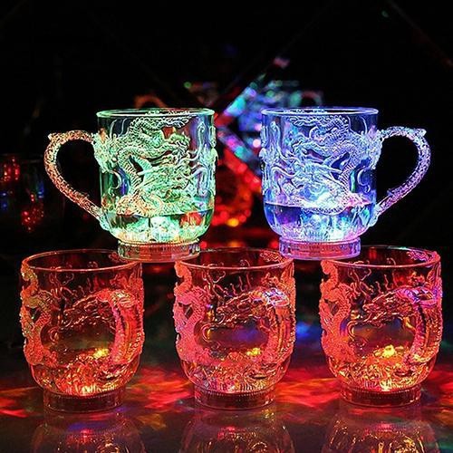 Cốc uống nước đèn Led phát sáng phổ thông màu-Cốc phát sáng đổi màu cảm ứng size to an toàn mới đẹp