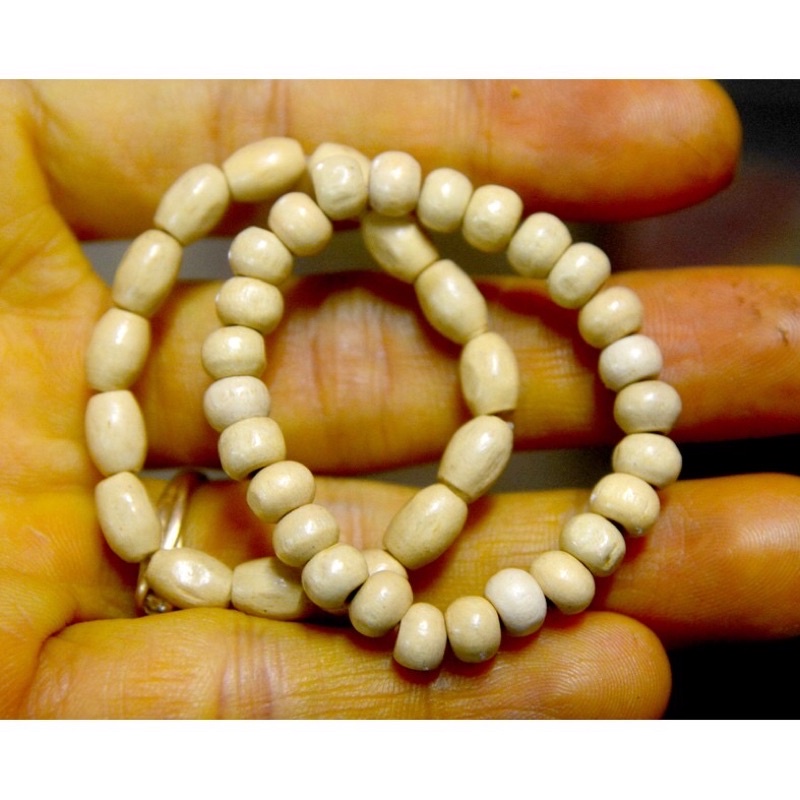 Dây chuỗi dâu tằm đeo tay cho bé