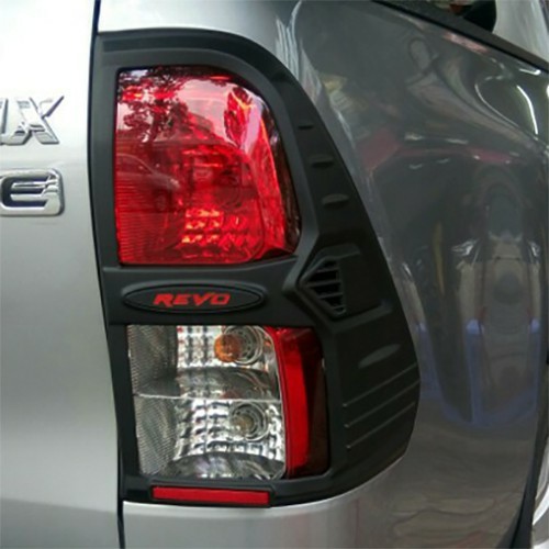 Ốp Viền Đèn Pha Hậu Xe Toyota HILUX 2016 đến 2020 Màu Đen