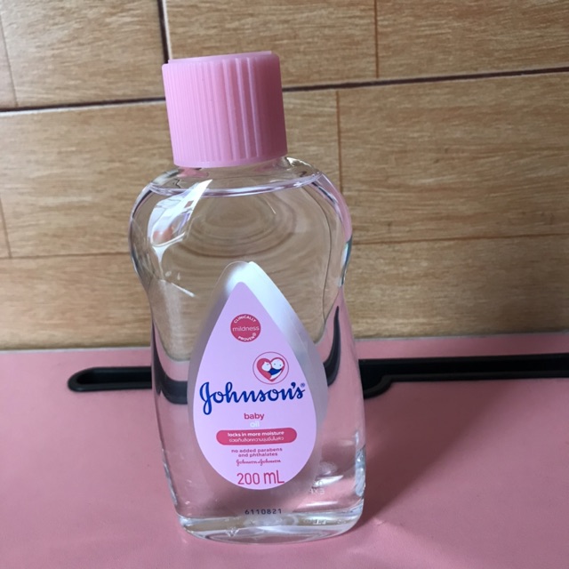 Combo 2 chai Dầu Massa Dưỡng Ẩm Johnson Baby Oil  200ml