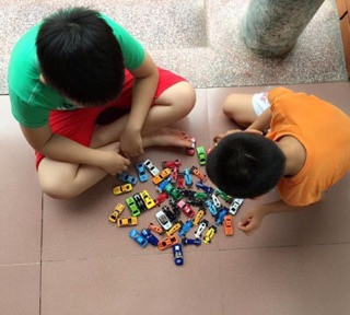 Set 50 ô tô sắt cho bé