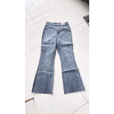 Quần jean 9 tấc ống loe nhẹ hàng đẹp tôn dáng!.(Hàng có sẵn,kèm hình thật)