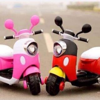 XE MÁY ĐIỆN TRẺ EM VESPA M .