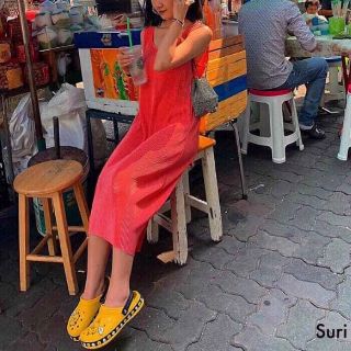 Váy ba lỗ thái