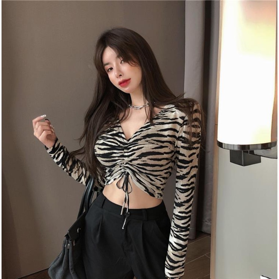 Áo Croptop Tay Dài Hoạ Tiết Ngựa Vằn Thiết Kế Dây Rút Nữ Tính