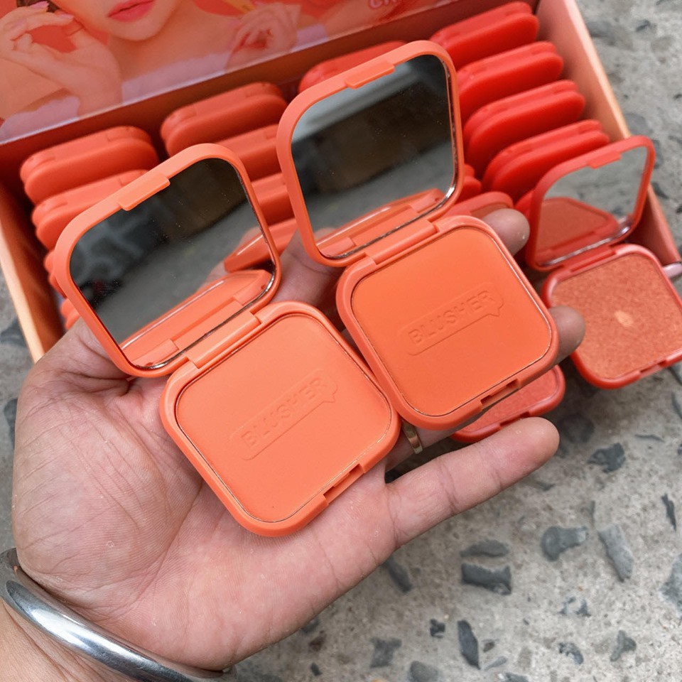 Phấn má hồng Kiss Beauty vuông - Hình tự chụp | BigBuy360 - bigbuy360.vn