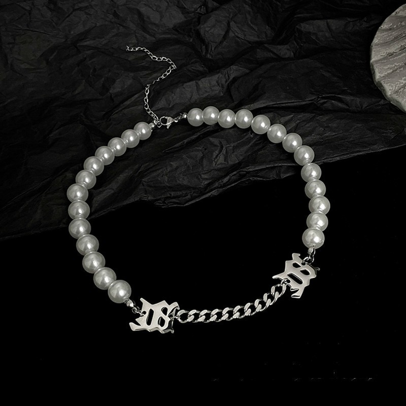 Dây chuyền ngọc trai mặt hình chữ cái phong cách đơn giản cá tính