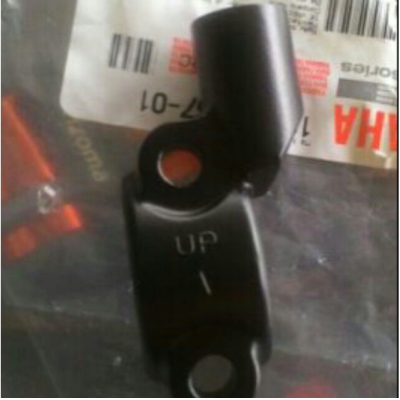 Cùm chân gương Yamaha  Sirius , Jupiter , Exciter ,  Nouvo zin Yamaha / cùi chân kiếng bên phải Yamaha