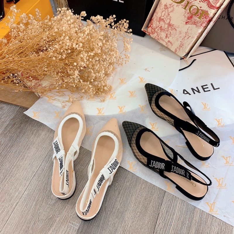 Giày bệt mũi nhọn hở gót siêu xinh