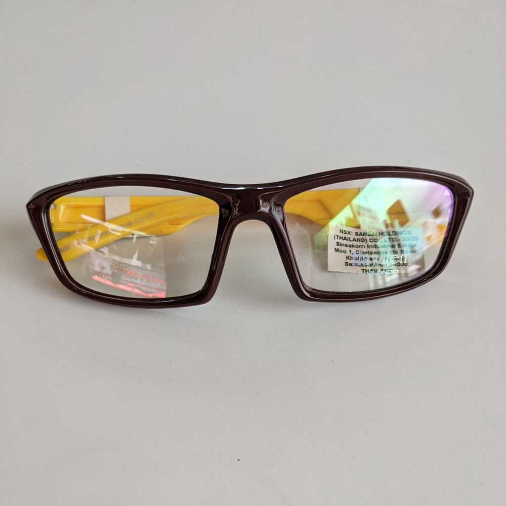 Gọng kính dành cho bé trai, bé gái có thể lắp kính có độ