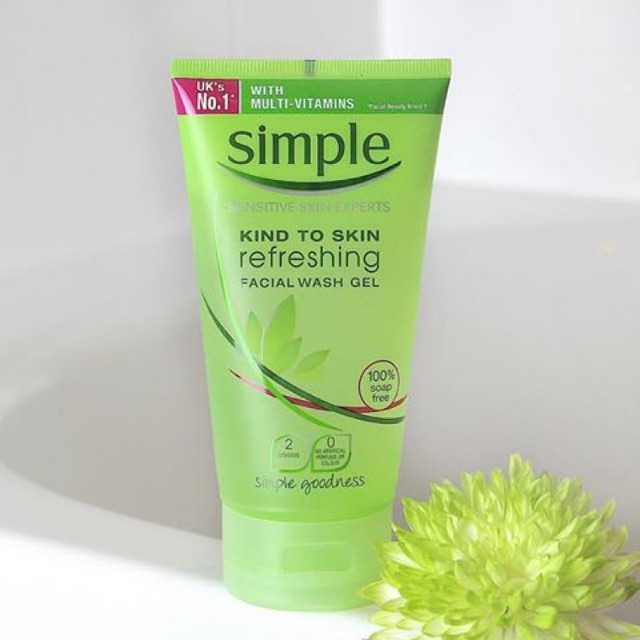 Sữa rửa mặt Simple Kind To Skin Refreshing Facial Wash Gel