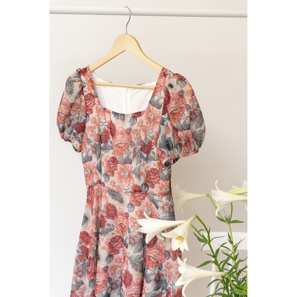 [Mã SKAMA06 giảm 8% tối đa 50K đơn 250K] Váy Chất Vải Von Tay Bồng Họa Tiết Hoa Đỏ Mùa Hè Rực Rỡ [Madelen] | BigBuy360 - bigbuy360.vn