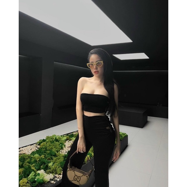 SÉT ÁO ĐEN VÀ QUẦN ỐNG LOE ĐEN ĐAN DÂY SANG CHẢNH