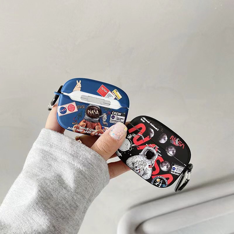 Vỏ Bảo Vệ Hộp Sạc Tai Nghe Airpods 1 / 2 / Pro Hình Phi Hành Gia / Gấu / Logo Nasa Độ | BigBuy360 - bigbuy360.vn