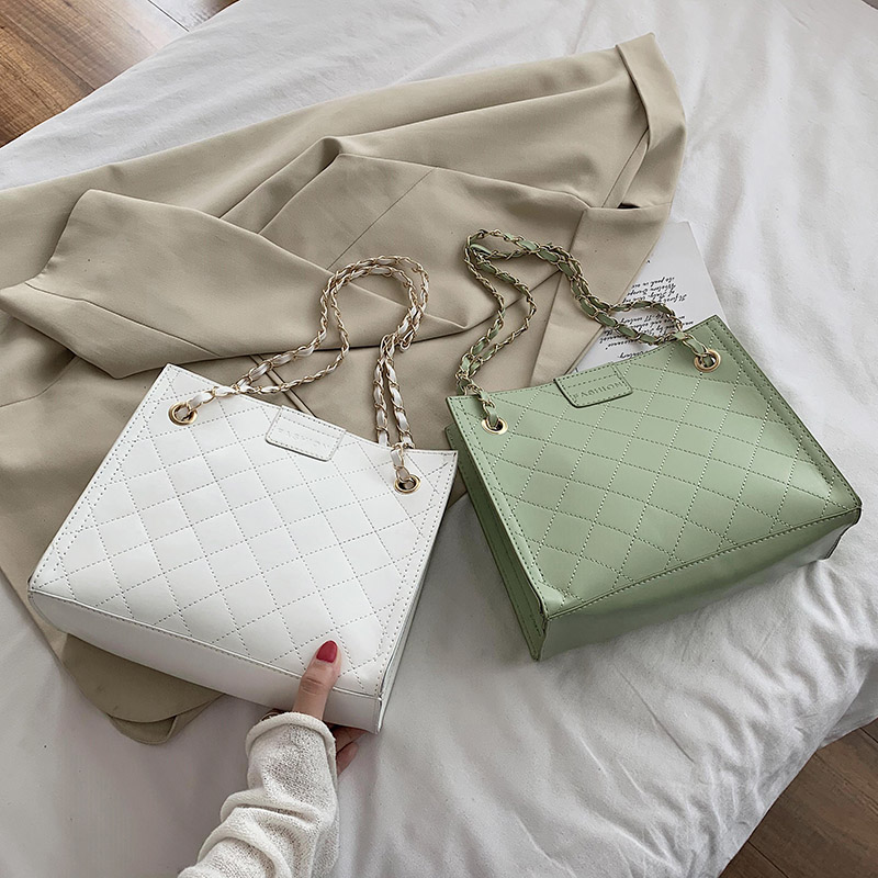 Túi Đeo Vai Cỡ Lớn Phối Dây Xích Thời Trang