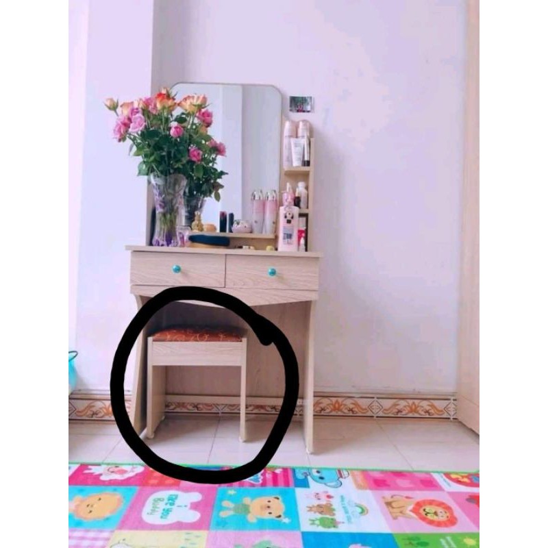 Ghế ngồi bàn trang điểm