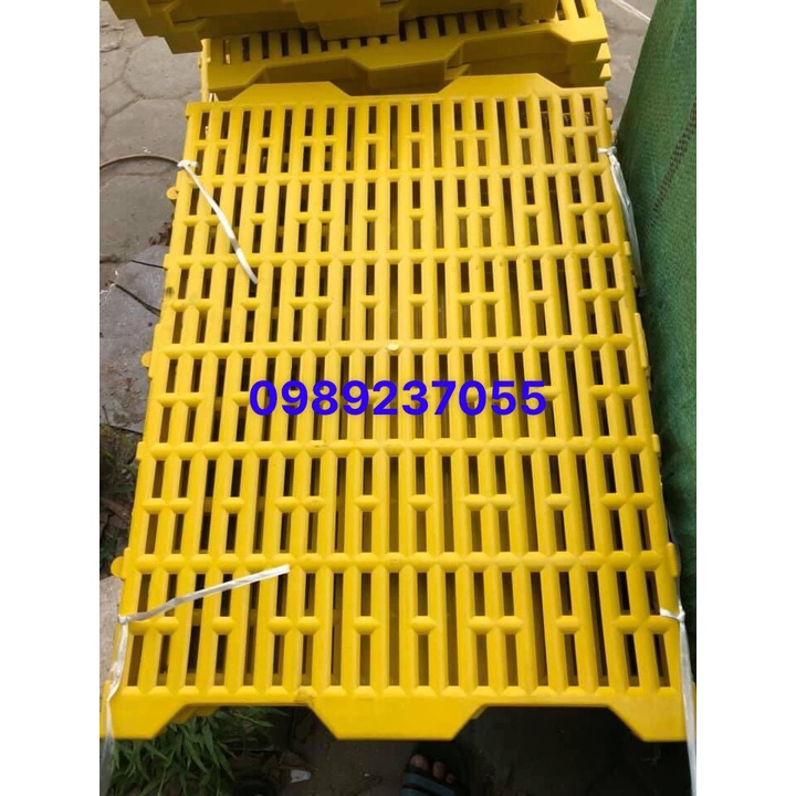 Tấm lót sàn nhựa chăn nuôi chó mèo ( Bền đẹp, chắc chắn) kích thước 55*40*3cm)