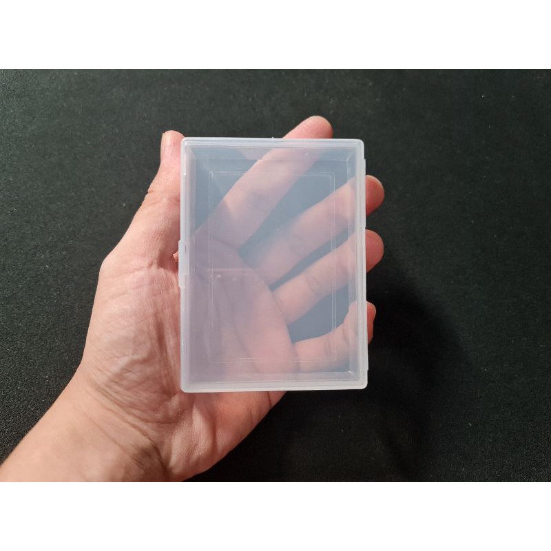 Hộp nhựa đựng bài tây