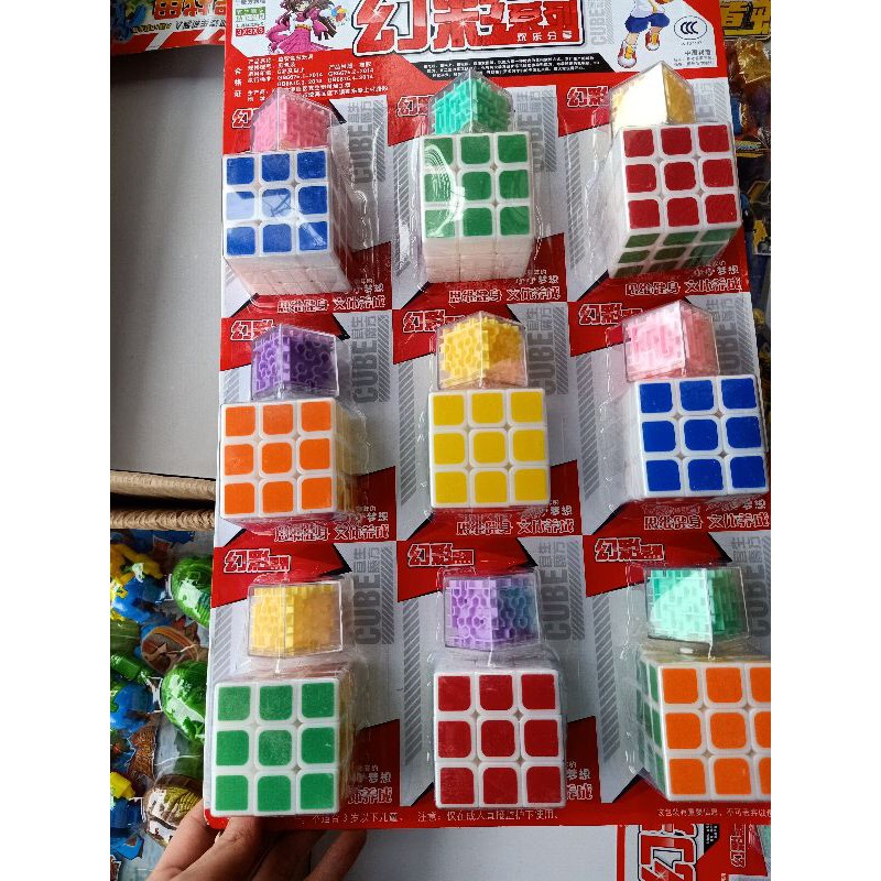 sỉ vỉ 9 chiếc RUBIK tặng kèm 9 chiếc đồ chơi bé