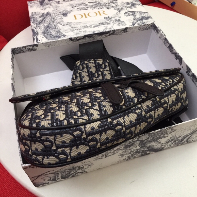 Túi yên ngựa đeo chéo vải canvas in hoạ tiết chữ nam nữ đều dùng được dior CD