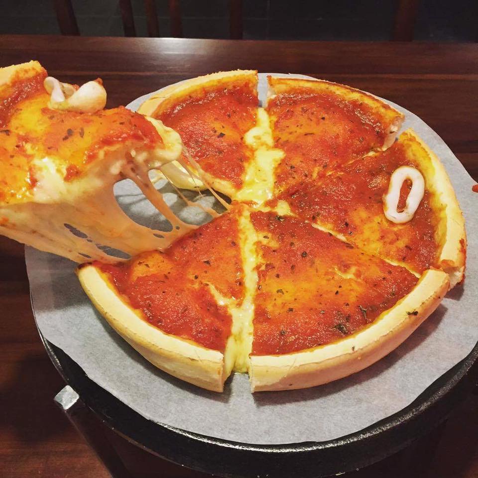 Pizza Chicago nhân nhồi phô mai (phomai) vị bò ngô (size 16cm) siêu tiện lợi | BigBuy360 - bigbuy360.vn