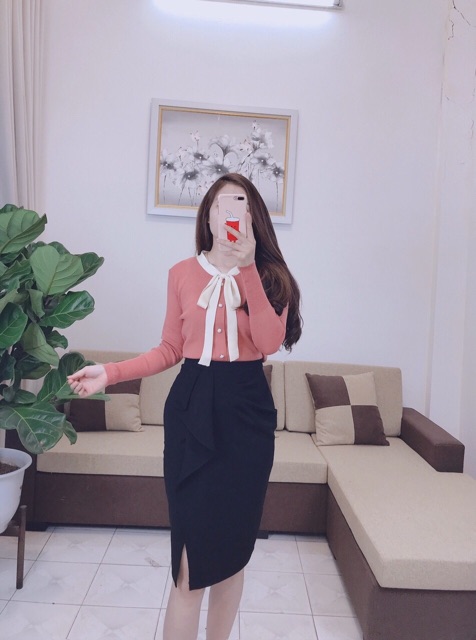 Áo len cổ nơ
