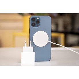 ĐẾ Sạc Không Dây MagSafe 15W Từ Tính Căn Chỉnh Tự Động Cho iPhone 12 / 12 pro Max  /iPhone11 / các dòng iPhone từ8-12