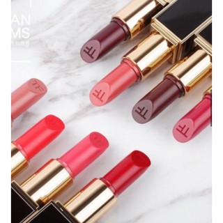 Son Tomford vỏ đen velvet cherry