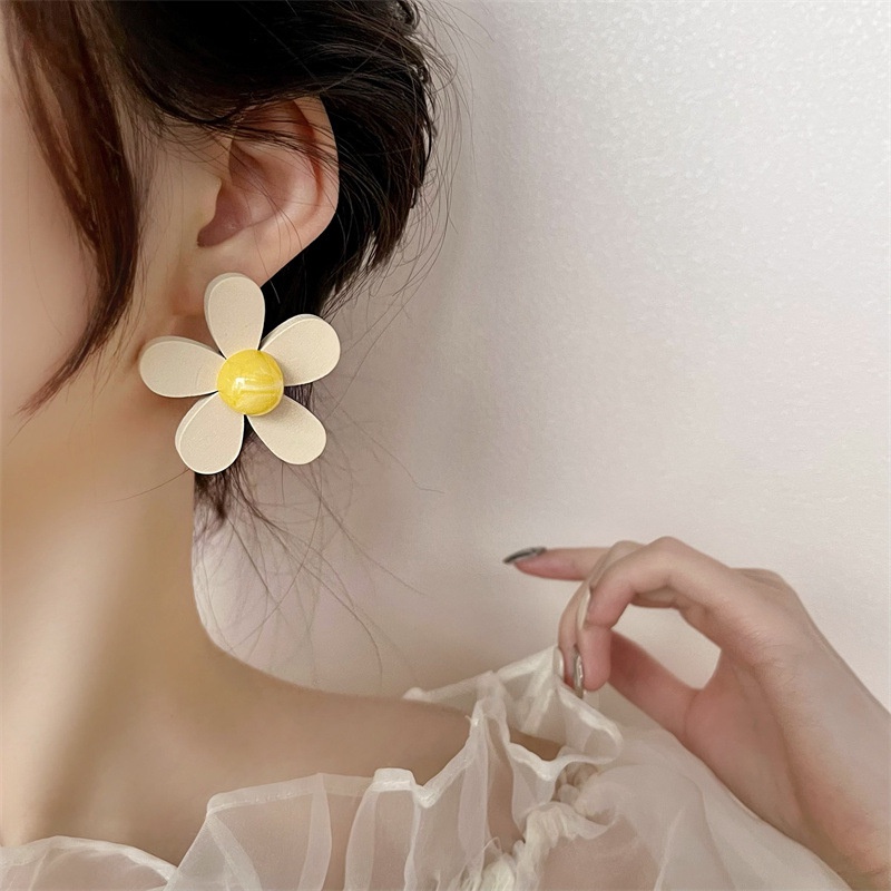 Khuyên Tai Hình Hoa Hướng Dương Bằng Gỗ Phong Cách Mới Hàn Quốc Cho Nữ F868