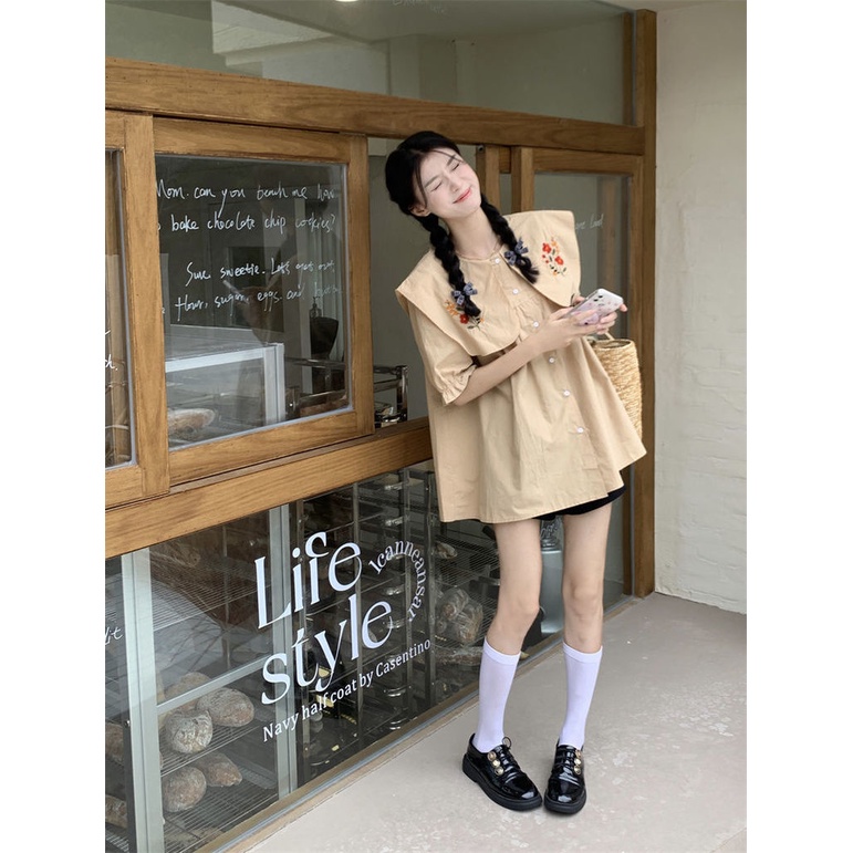 Áo Sơ Mi Ngắn Tay Cổ Búp Bê Họa Tiết Thêu Phong Cách Retro