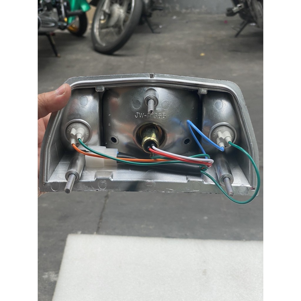 ĐÈN HẬU XE MAX III