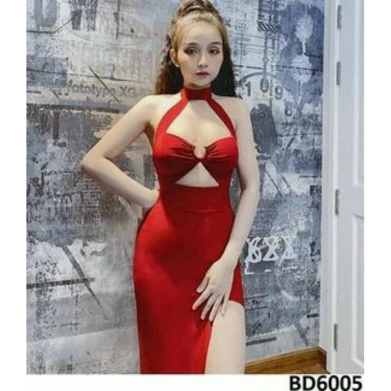 Đầm body yếm xẻ tà khoét ngực sexy