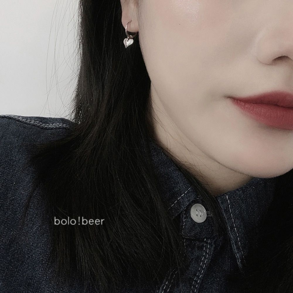 Khuyên tai hình trái tim phong cách Hàn Quốc
