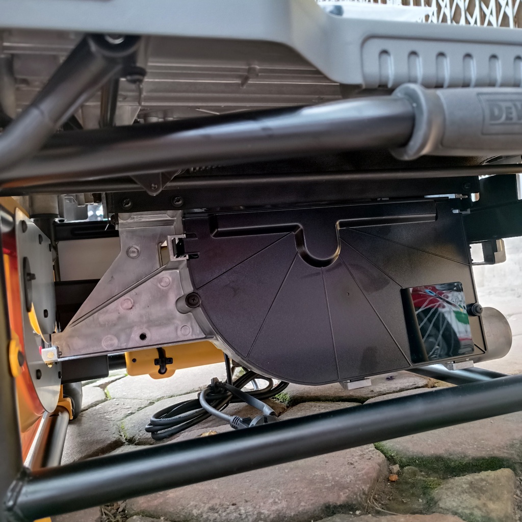 Máy cưa bàn Dewalt DWE7492 2000W