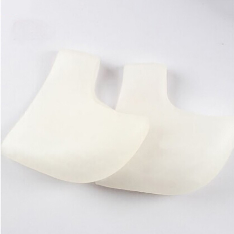 Miếng silicone bọc gót chân dùng giảm đau