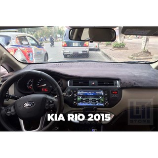 Thảm taplo nhung cho xe KIA RIO 2015 mặt dưới lớp vải có miếng dán 3m tặng củ sạc trên ô tô
