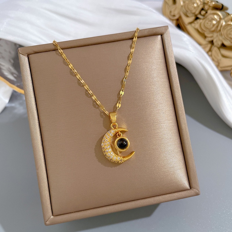 Vòng cổ Thép Titan Mạ Vàng 18K Không Phai Không Gây Dị Ứng Chống Nước Mặt Trăng Có Chữ I Love You 100 Ngôn Ngữ