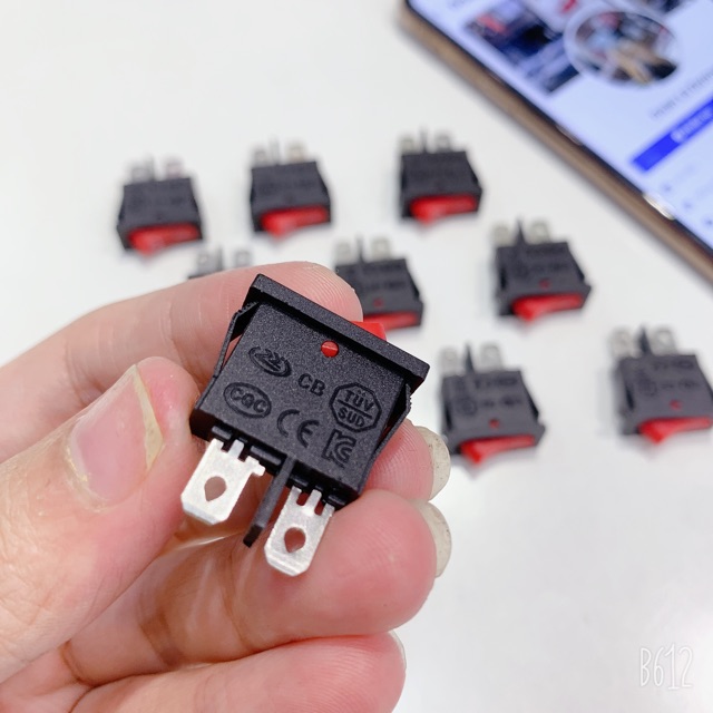 Công tắc bập bênh on - off 2 chân màu đỏ