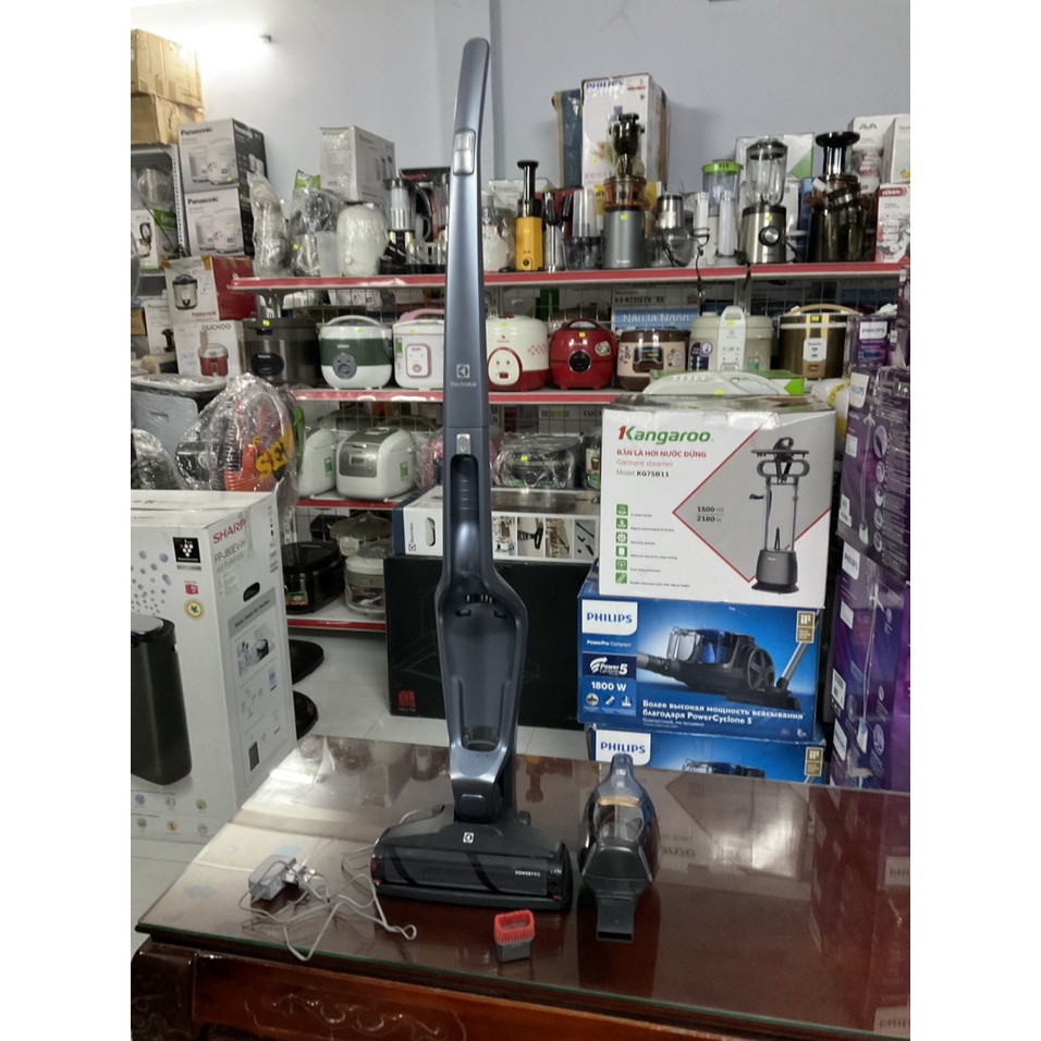 Máy hút bụi cầm tay Electrolux ZB3411 - Hàng trưng bày