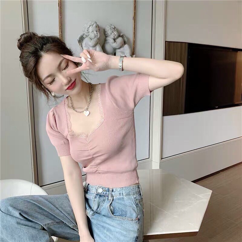 Áo thun gân croptop tay ngắn phối ren