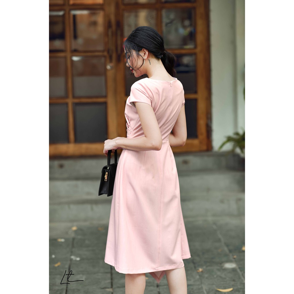 VÁY XÒE CỔ TRÒN LY EO VẠT XÉO SANG CHẢNH | BigBuy360 - bigbuy360.vn