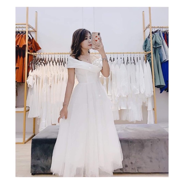 Ảnh và video shop tự quay 1000000%    Đầm xoè trễ vai đính đá