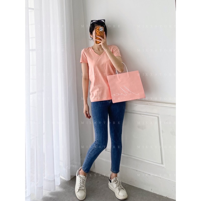 Áo Thun Nữ Cổ Tim Trơn xuất hãng chất thun mềm mịn thoáng mát thấm hút mồ hôi tốt phom vừa vặn chuẩn người