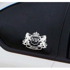 Tem xe decal logo chữ V.I.P sang trọng, đẳng cấp