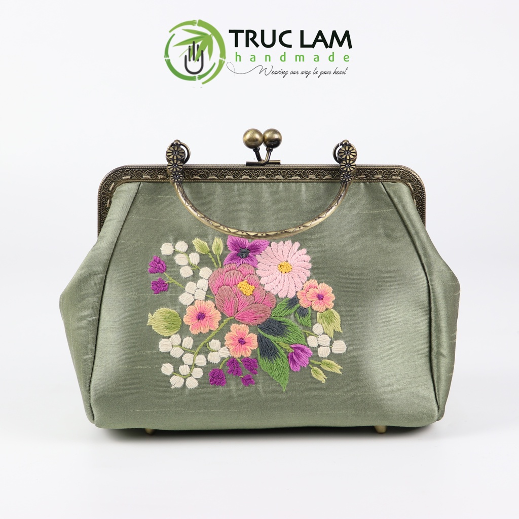 Túi Xách Tay Túi Đeo Vai Thời Trang Nữ Vải Tafta Khóa Nẹp Đồng Thêu Hoa Cúc Thủ Công - Trúc Lâm Handmade