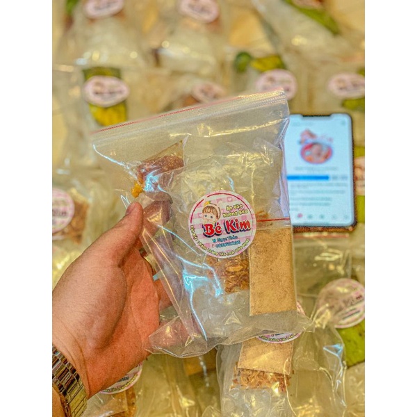 Bánh tráng phơi sương muối nhuyễn sate hành phi .