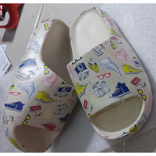 Dép bánh mì hình chuột mickey