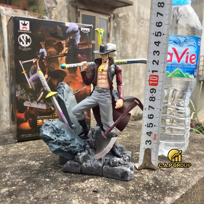 Mô hình One Piece Vua Hải Tặc nhân vật Mắt diều hâu Dracule Mihawk Figure - X30