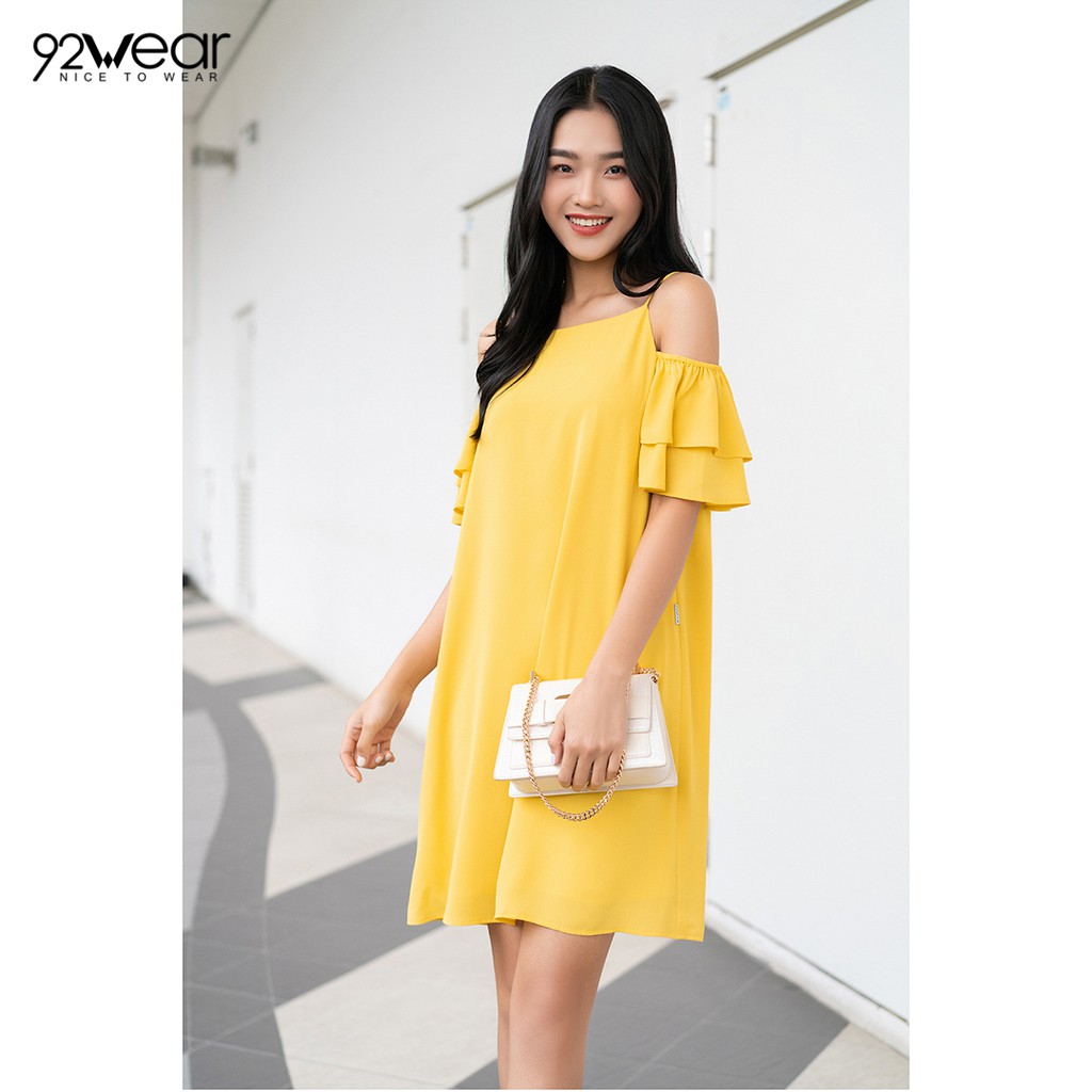 Đầm váy nữ công sở 92WEAR màu vàng, đủ size, 2 dây tay xòe 2 tầng DXW0313 | BigBuy360 - bigbuy360.vn